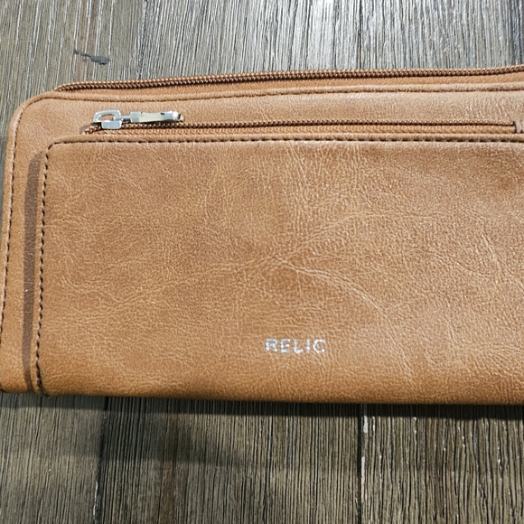 Relic brown wristlet - Picture 2 of 6
